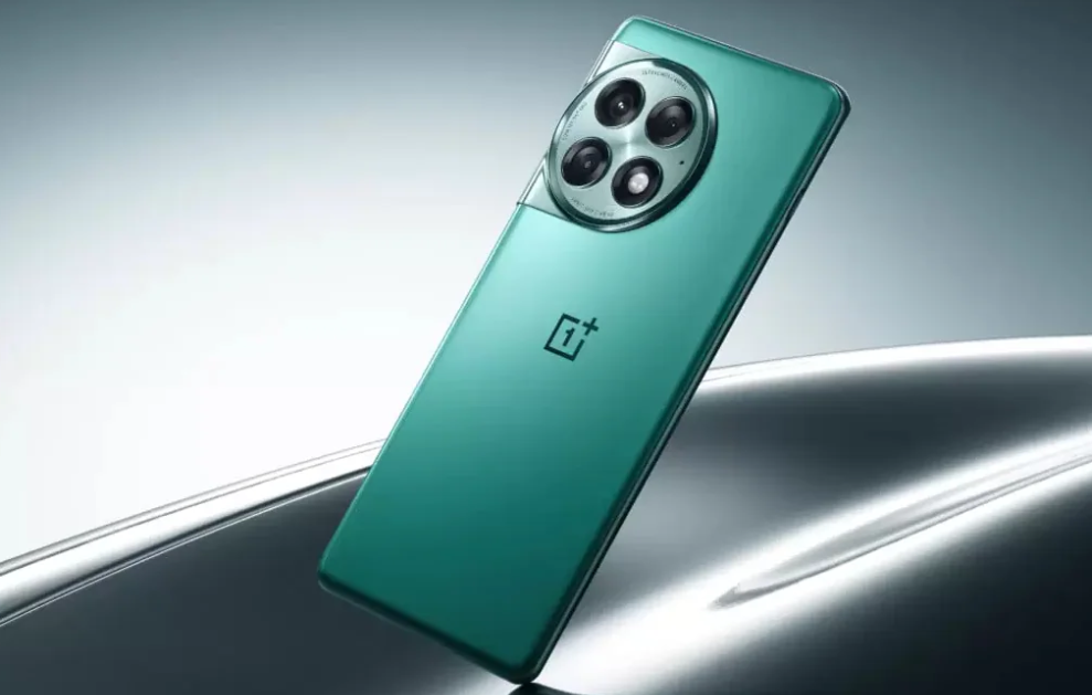 إعلان تشويقي يؤكد دعم هاتف OnePlus Ace 2 Pro لتقنية Wi-Fi 7