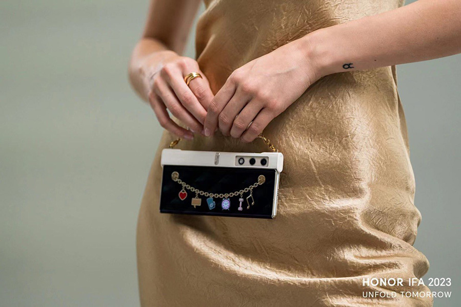 HONOR’s V Purse: المزيج الفريد بين الموضة والتقنيات الحديثة يعيد تعريف مستقبل أسلوب الحياة