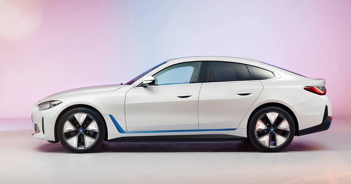 سيارة BMW Vision Neue Klasse الكهربائية تظهر في مقاطع فيديو تشويقية سيارة BMW Vision Neue Klasse الكهربائية تظهر في مقاطع فيديو تشويقية