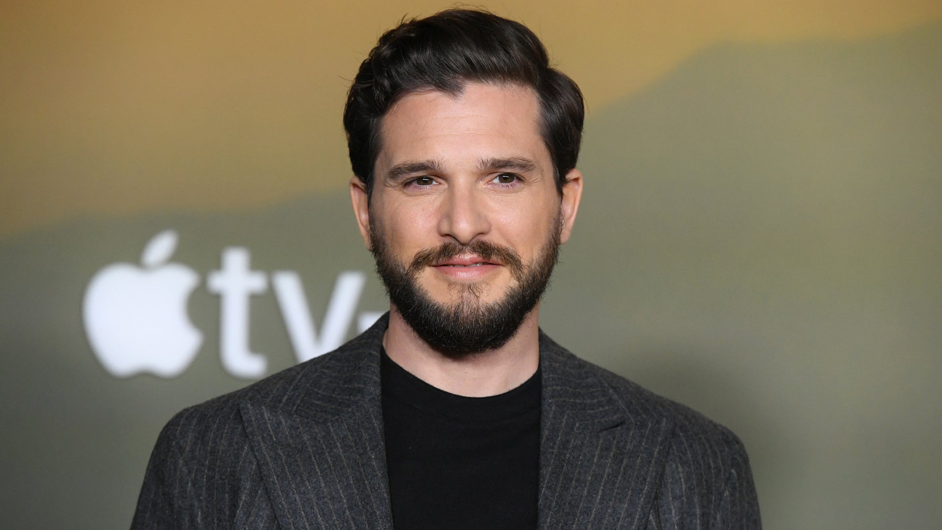 Kit Harington يتعاون مع مبدع Sherlock لاقتباس رواية رعب بالكريسماس للمؤلف Arthur Conan Doyle