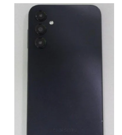 أول الصور المسربة التي تكشف عن تصميم هاتف Galaxy M44