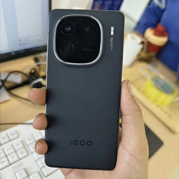 iQOO تحدد 7 من نوفمبر للإعلان عن هاتف iQOO 12 في السوق الهندي
