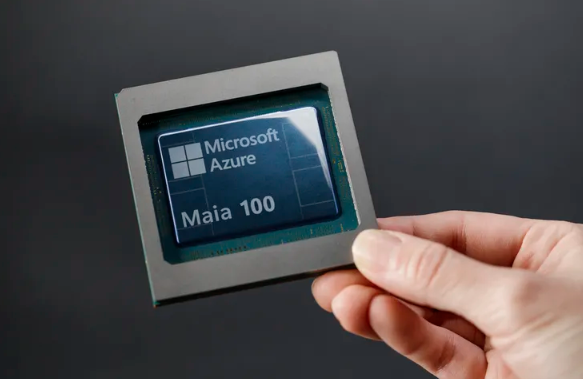 مايكروسوفت تضم “Sam Altman” الرئيس التنفيذي السابق ومؤسس OpenAI