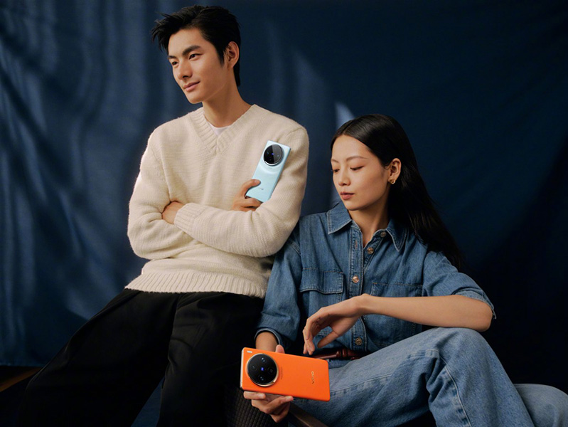 صور حية جديدة تستعرض تصميم وألوان هاتف vivo X100 Pro