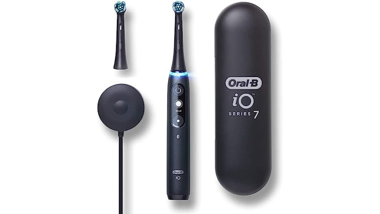 فرشاة الأسنان الكهربائية الذكية Oral-B iO Series 7 متاحة الآن بخصم 71 دولار #CES2024