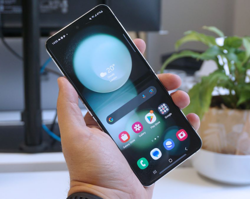 هاتف Galaxy Z Flip 6 يضم طبقة زجاجية بسمك أكبر لخفض تجعد الشاشة