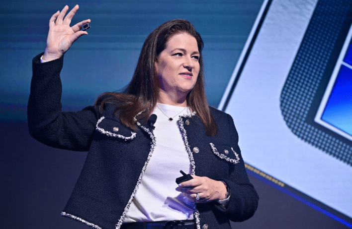 إنتل تعلن رسمياً عن معمارية “Lunar Lake” المميزة بتصميم أعلى كفاءة #Computex2024 إنتل تعلن رسمياً عن معمارية “Lunar Lake” المميزة بتصميم أعلى كفاءة #Computex2024