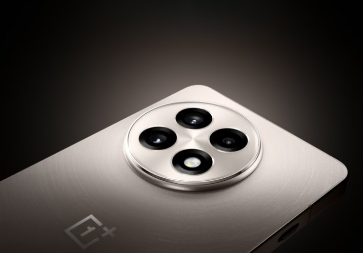 شائعات تفيد بأن هاتف OnePlus 13s قادم هذا الربع