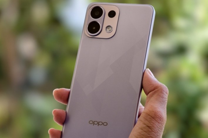 هاتف Oppo K13 يصل بشاشة 120 هرتز وبطارية ضخمة بسعة 7000 مللي أمبير