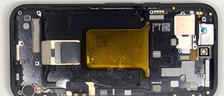 تفكيك Google Pixel 9a يكشف أسراره الداخلية بالفيديو