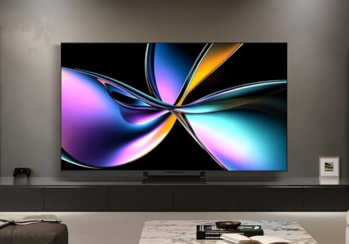 تلفاز Hisense U7QG Mini LED متاح الآن للطلب المسبق