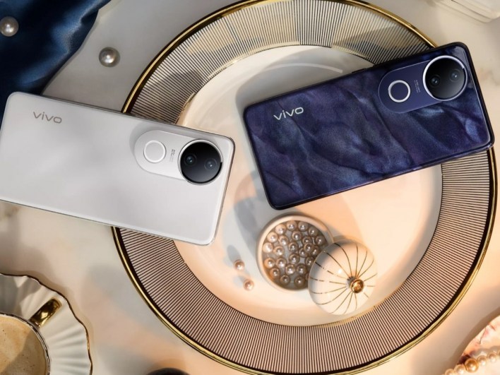 هاتف Vivo V50e يصل بكاميرات ثلاثية بدقة 50MP وتصنيف حماية فائق IP69