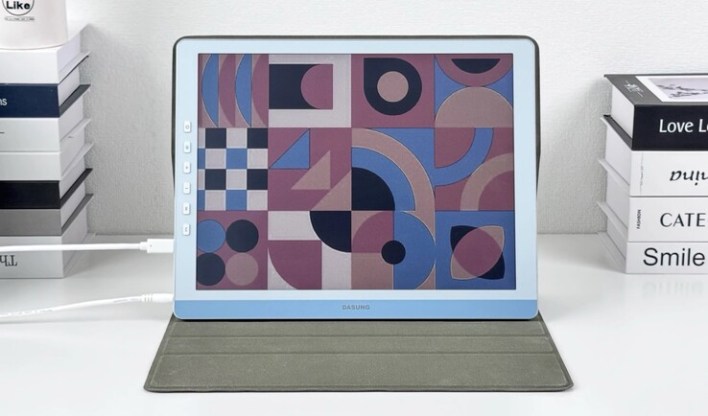 Paperlike 13K من Dasung شاشة E-ink تدعم الألوان وبمعدل تحديث 37 هرتز