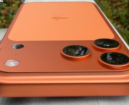 أبل تتجاوز الرسوم الجمركية وتحقق قيمة سوقية قياسية تبلغ 4 تريليونات دولار بفضل مبيعات آيفون 17 الهائلة