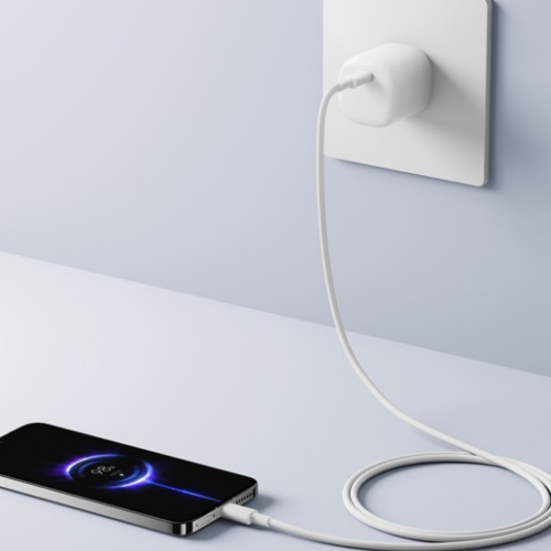 شاومي تطلق شاحنًا سريعًا مدمجًا بتصميم قابل للطي ودعم متعدد للبروتوكولات